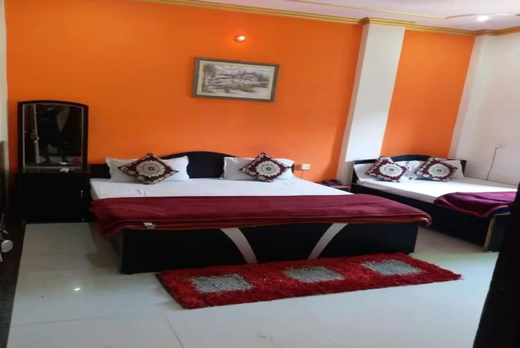 Hotel New Ashiyana Palace Near Ganga Ghat And Vishwanath Temple Varanasi Exterior photo